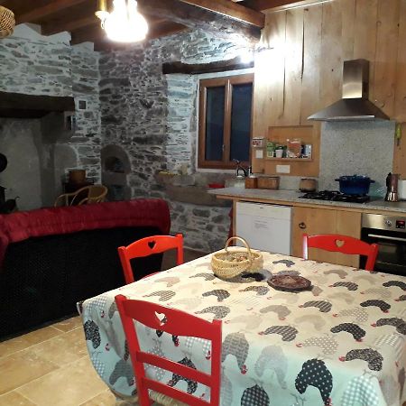 Hotel Les Ecuries De La Sabatarie Cambounes Zewnętrze zdjęcie