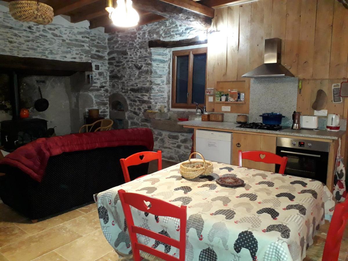 Hotel Les Ecuries De La Sabatarie Cambounes Zewnętrze zdjęcie